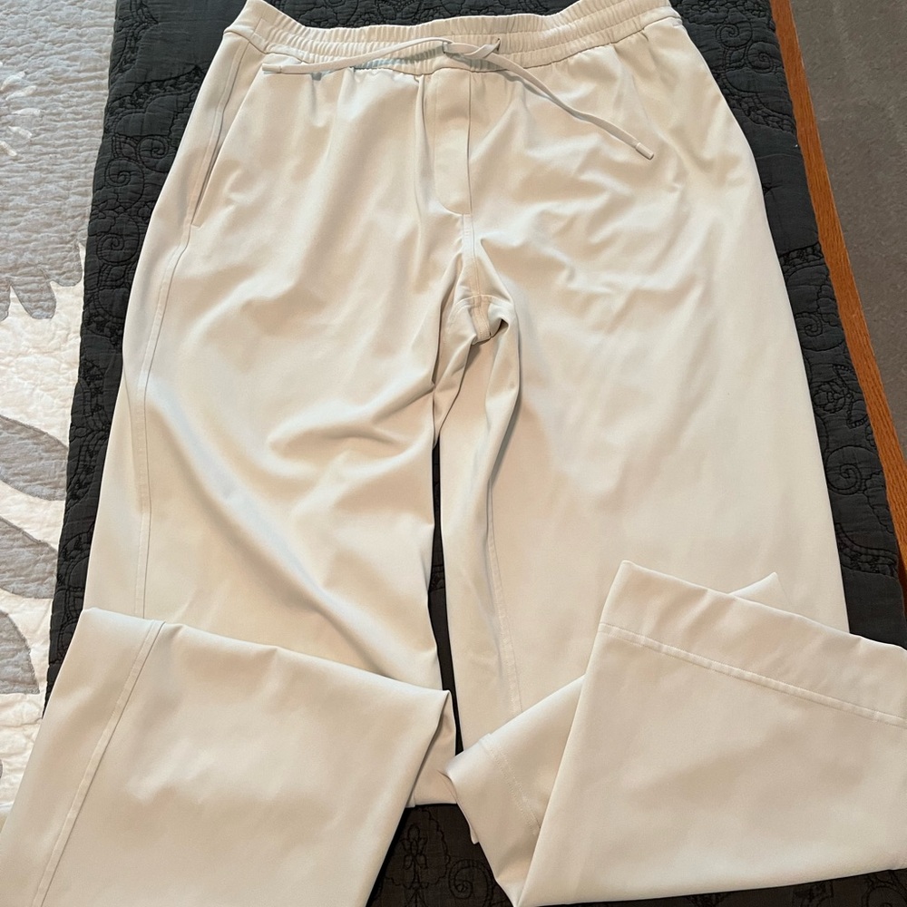 Lululemon women’s draw string pants